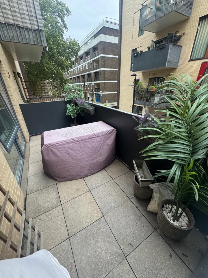 3 Bed Flat, Parker Building, SE16 photo 3