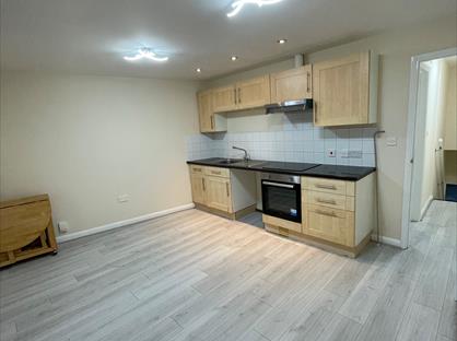 1 Bed Flat, Worplesdon Road, GU2