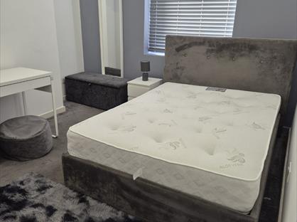 Room in a Shared Flat, Wesley Street, WF10