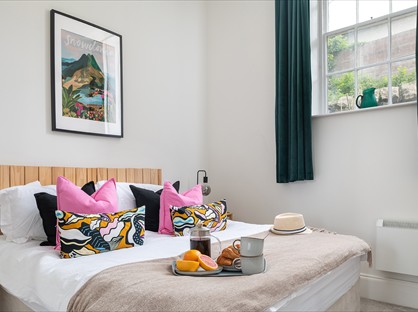 1 Bed Flat, Y Capel, LL17