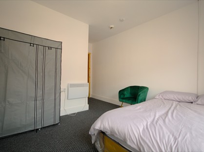 Studio Flat, Market Street, DE75