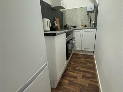 Room in a Shared House, Manchester Road, M43
