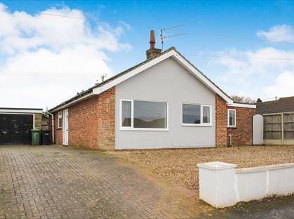 4 Bed Bungalow, Hall Farm Gardens, PE32