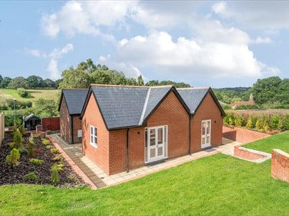 3 Bed Bungalow, Wadhurst Road, TN5