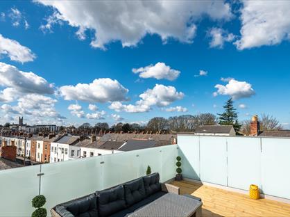 2 Bed Penthouse, High Street, GL50