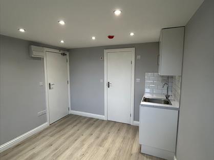 Studio Flat, High Street, UB3