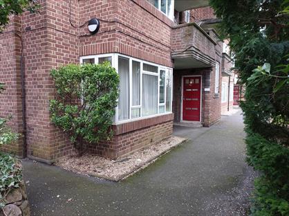 3 Bed Flat, Totteridge Road, HP13