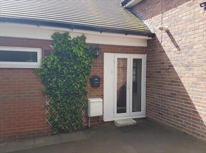 1 Bed Flat, Lawnswood, DY7