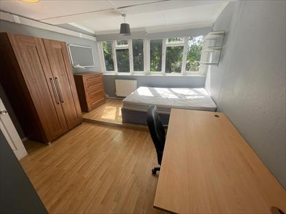 Room in a Shared House, Barchester Close, UB8