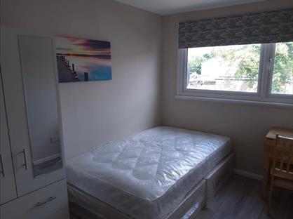 Room in a Shared House, Chichester Close, SS14