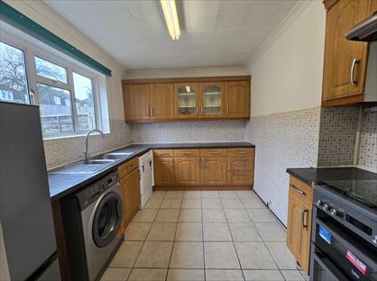 2 Bed Terraced House, Maylands Road, WD19
