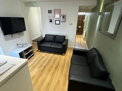 Room in a Shared House, Leek Road, ST4