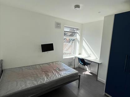 Room in a Shared House, Watford Street, ST4