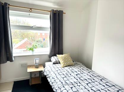 Room in a Shared House, Phoenix Street, B70