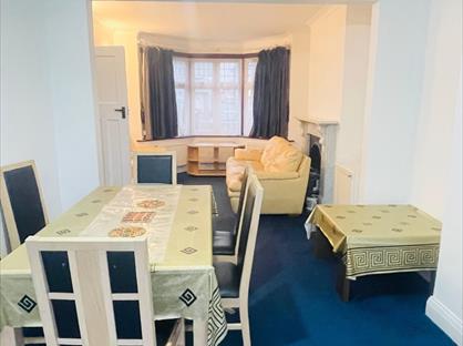 3 Bed Semi-Detached House, St. Brides Avenue, HA8