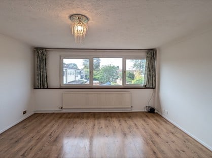 3 Bed Flat, Avon Road, GL12