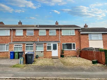 3 Bed Terraced House, Baden Powell Crescent, NN12