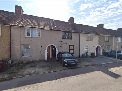 4 Bed Terraced House, Oxlow Lane, RM9