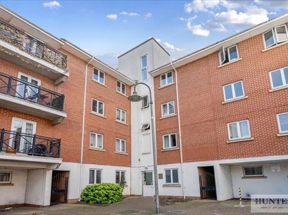 2 Bed Flat, Hermitage Close, SE2