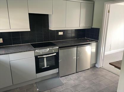 4 Bed Terraced House, Smith Street, KT5