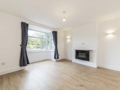 3 Bed Semi-Detached House, Burnt Ash Hill, SE12