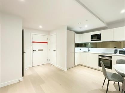 1 Bed Flat, Lockgate Road, SW6