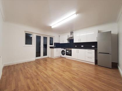 2 Bed Bungalow, Worcester Avenue, N17