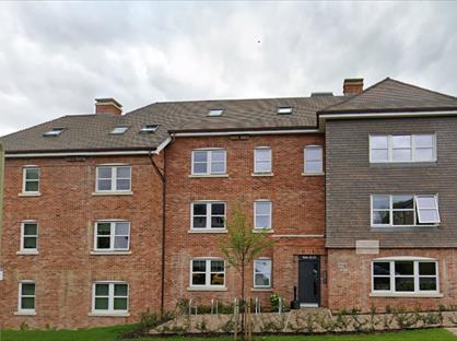 3 Bed Flat, Greenhill Road, SO22