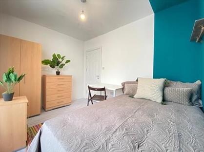 Room in a Shared House, Alpha Road, SE14