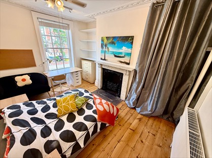 6 bed room for rent in Lincoln