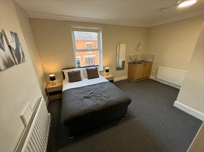 Room in a Shared House, Market Street, S80