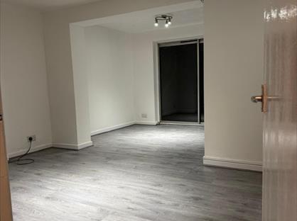 2 Bed Detached House, Windfield Close, SK8