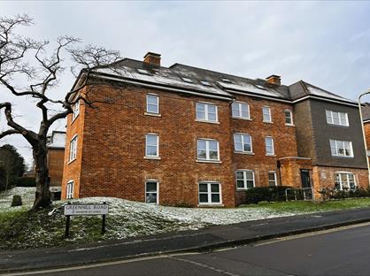 2 Bed Flat, Greenhill Road, SO22