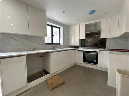 Studio Flat, Evelyn Grove, UB1