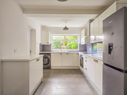 3 Bed Semi-Detached House, The Chase, EN7