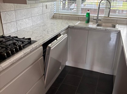 5 Bed Terraced House, Trident Drive, LU5