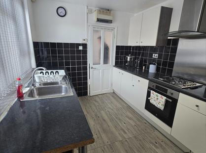 2 Bed Terraced House, Rydal Crescent, LS27