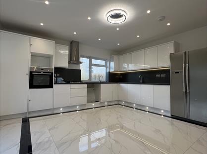 3 Bed Flat, Sydney Grove, NW4