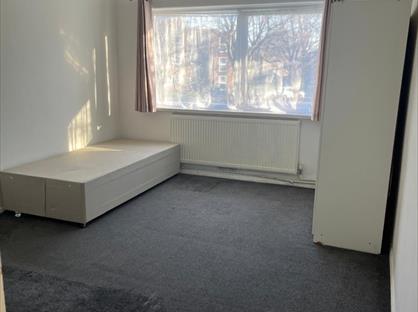 2 Bed Flat, Lampton Road, TW3