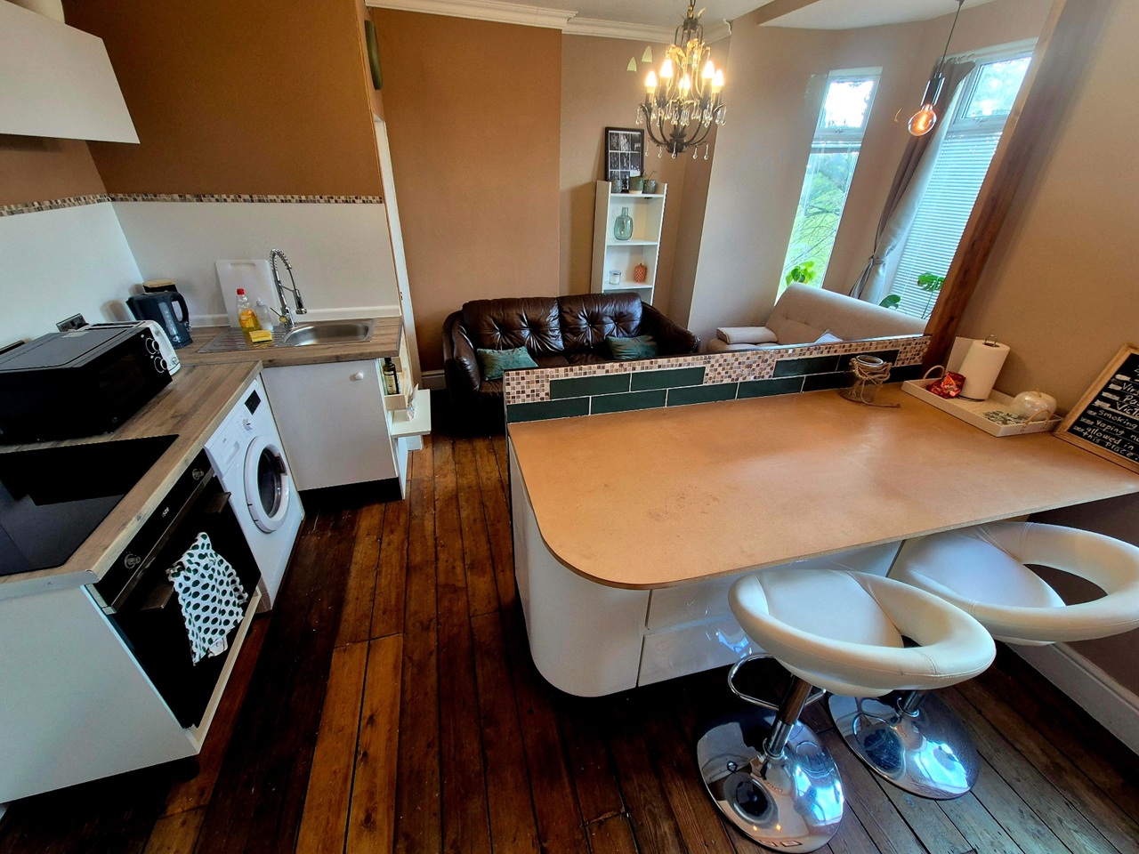 2 Bed Flat, Gloucester Road, M6 photo 2