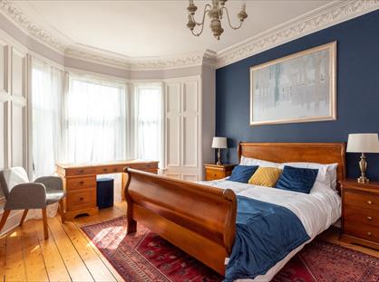 5 Bed Terraced House, Argyle Crescent, EH15