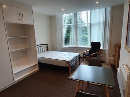Room in a Shared Flat, Wilton Street, G20