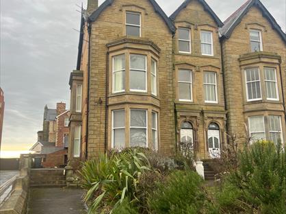 1 Bed Flat, Clifton Drive North, FY8