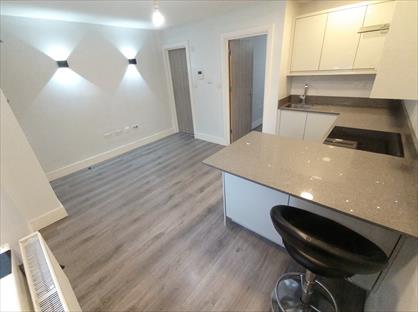 1 Bed Flat, High Road, N20