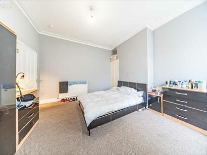 5 Bed Terraced House, Russell Road, L18