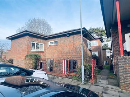 4 Bed Flat, Truncalls, LU1