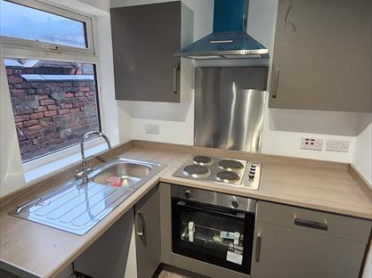 2 Bed Terraced House, Winnie Street, M40