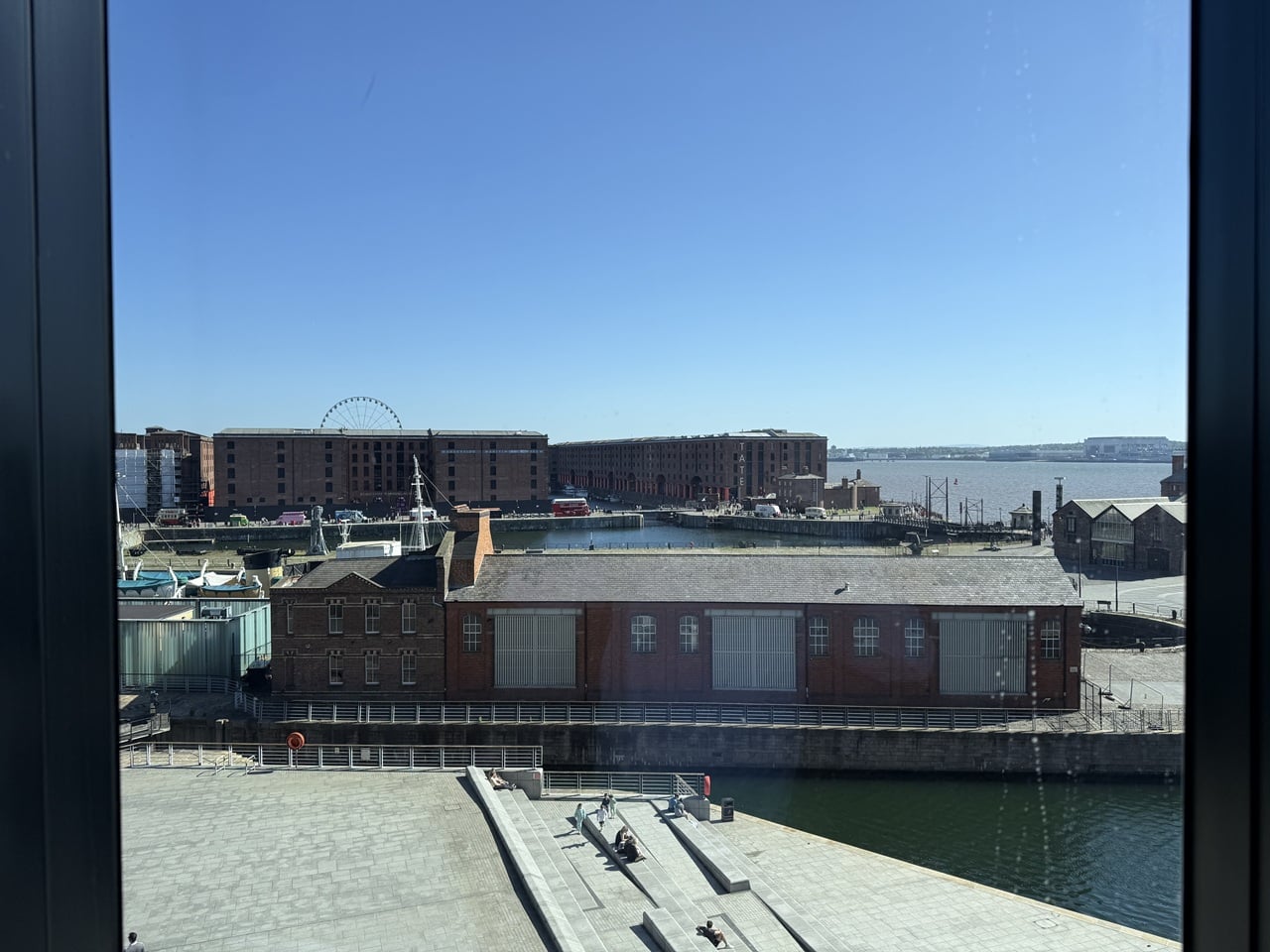 1 Bed Flat, Mann Island, L3 photo 2