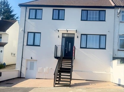 3 Bed Flat, Warwick Road, EN5