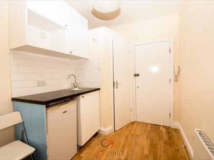 Studio Flat, Linden Gardens, W2
